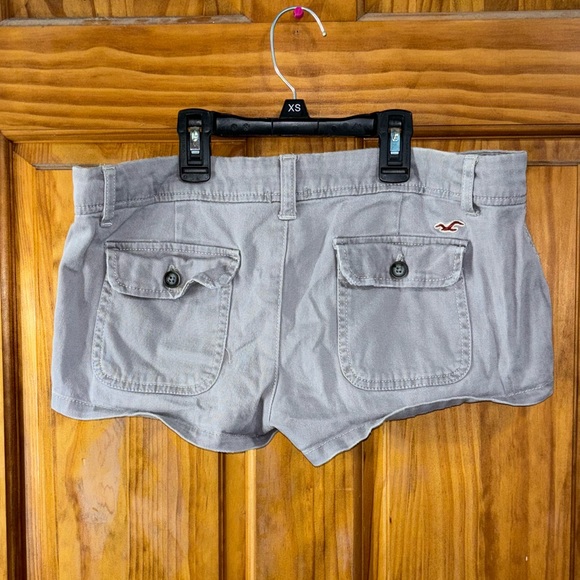 HOLLISTER | Light Gray Denim Shorts - Picture 2 of 5